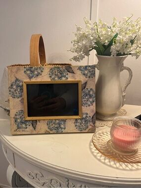 Cheri Blum Picture Frame Fetco Photo Frame Floral Flower Hydrangeas 9” x 7”